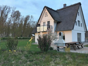 E13 Reetdachhaus 